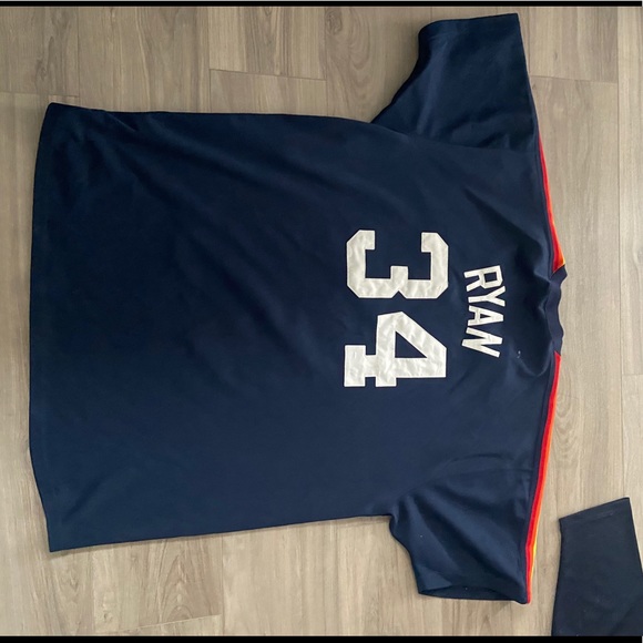 Vintage classic NBA/NFL jerseys - Picture 10 of 12